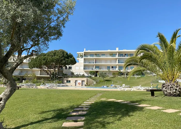 Charmant Appartement A 1Km De La Plage, Avec Piscine A Albufeira