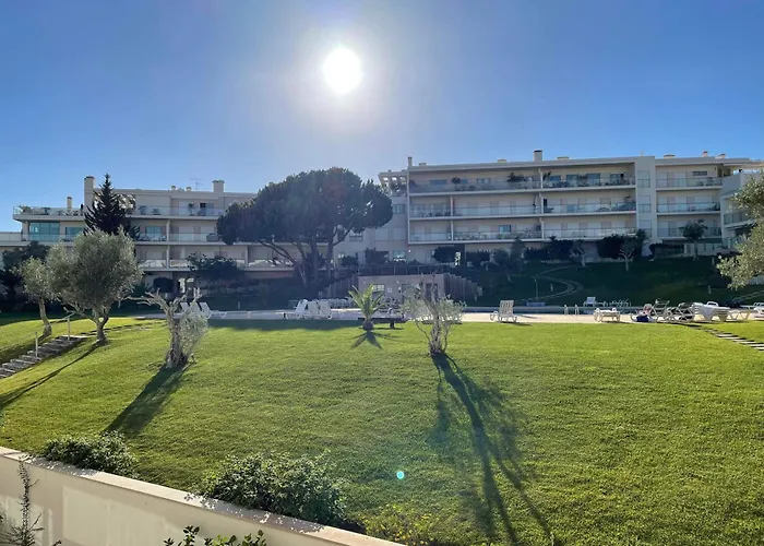Charmant Appartement A 1Km De La Plage, Avec Piscine A Albufeira